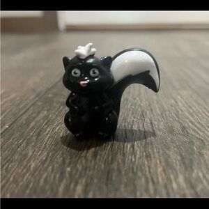 Bio Everest Skunk Spin Master Replacement Toy 1.5 Figuring Cake Topper